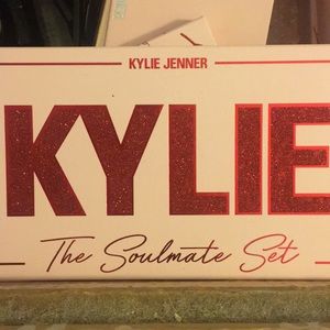 Kylie Cosmetics lip kit the soulmate set